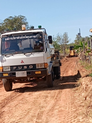 เทศบาลตำบลนาเรือง โดย นายสมพงษ์  ตันสุ นายกเทศมนตรี ขอขอบคุณ นายกานต์ กัลป์ตินันท์ นายกองค์การบริหารส่วนจังหวัดอุบลราชธานี